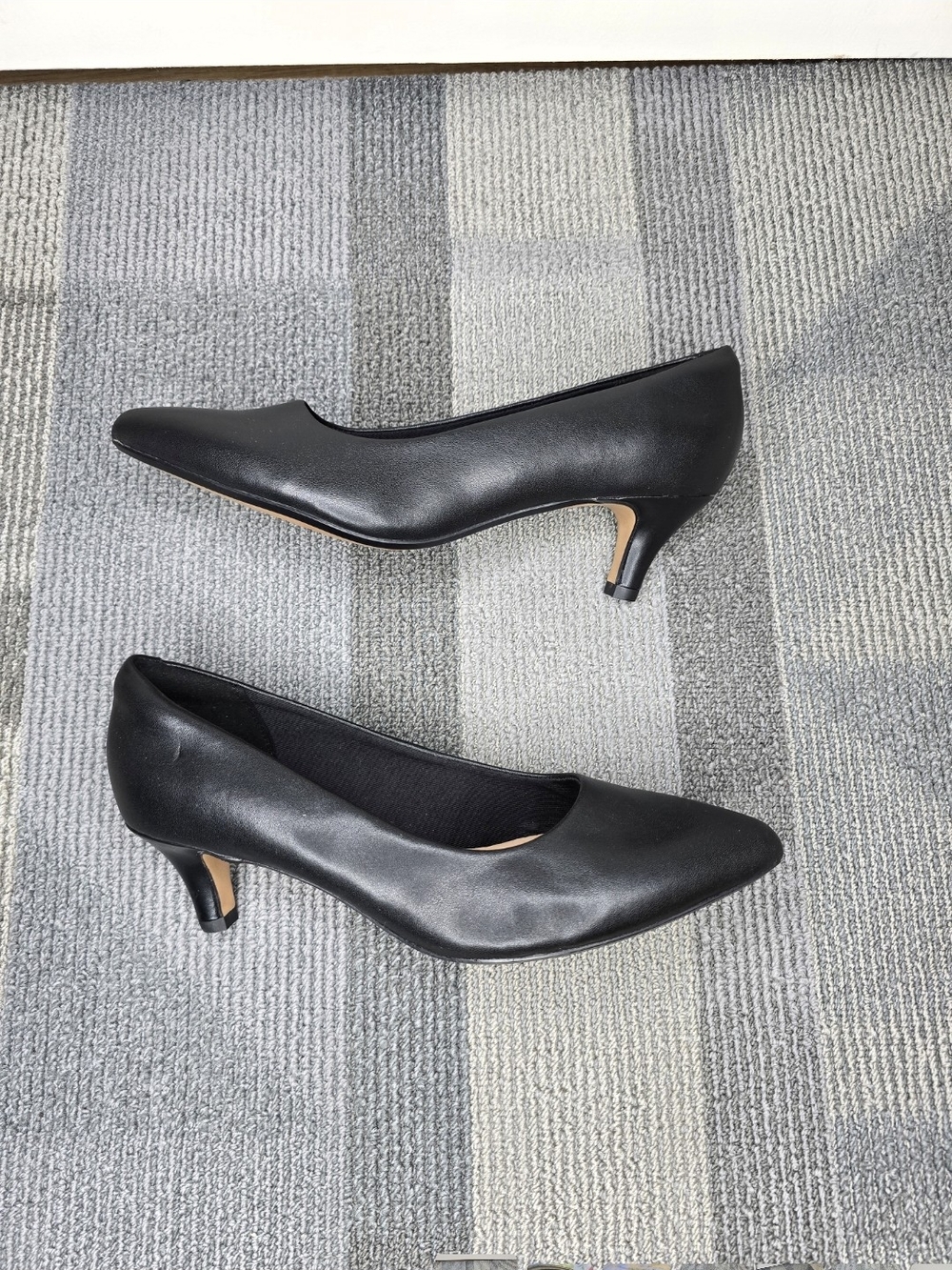 Clarks Black Leather Linvale Jerica Low Kitten Heel Pumps